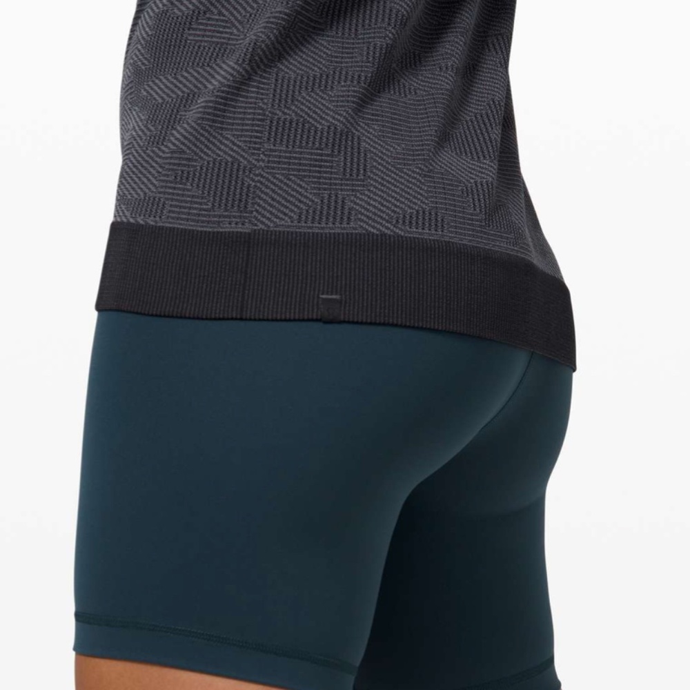 Lululemon  Swiftly Breathe Short Sleeve Camo Vented Camo Black/Asphalt Grey Sz 6 - Picture 4 of 7